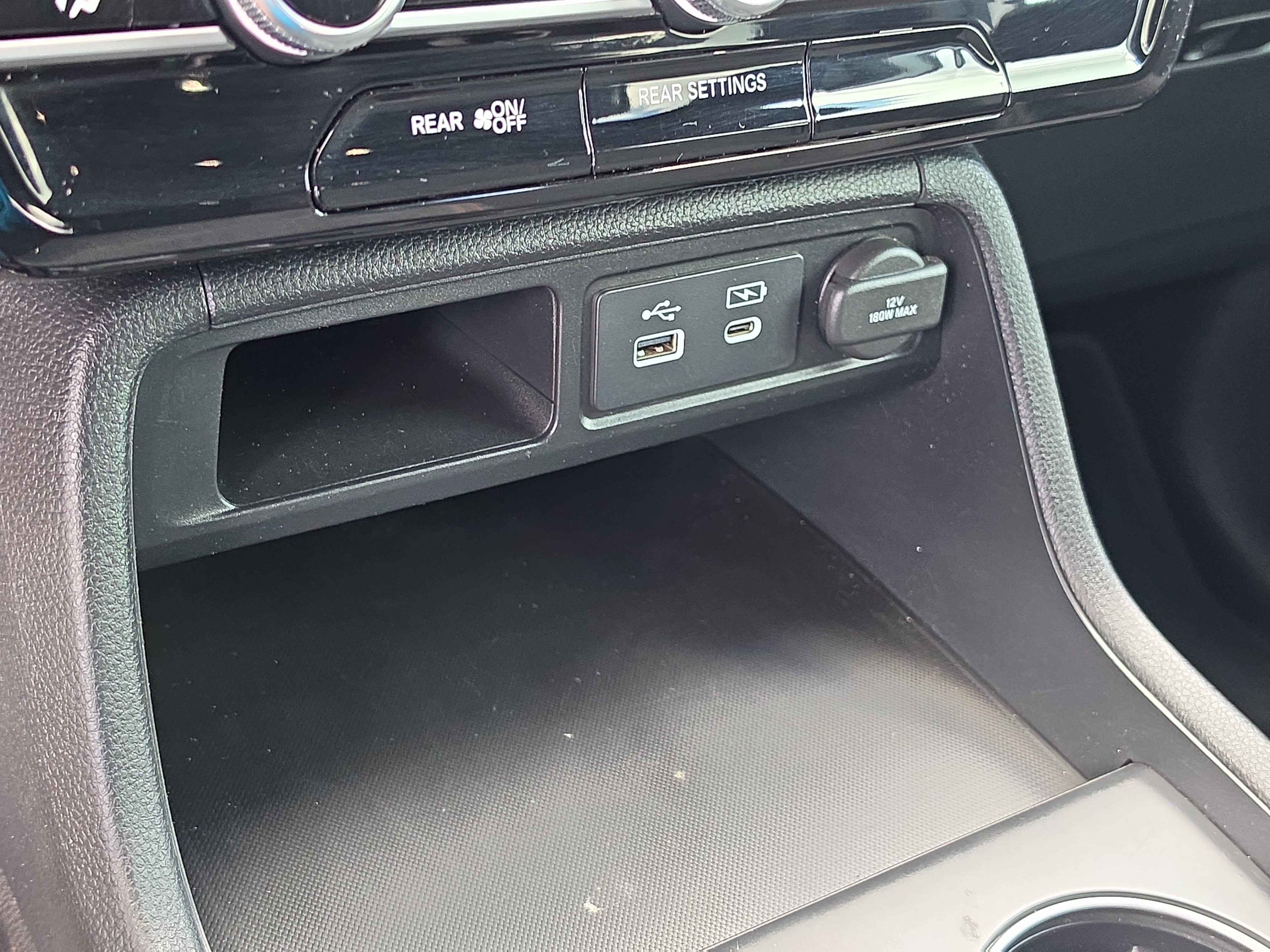 Used 2025 Honda Pilot Sport image 26