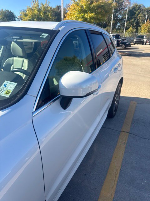 Used 2018 Volvo XC60 T5 Momentum w/ Vision Package AWD/4WD image 10