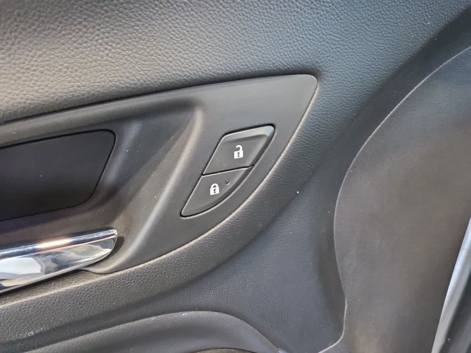 Used 2020 Chevrolet Equinox LT w/ Driver Convenience Package FWD image 21