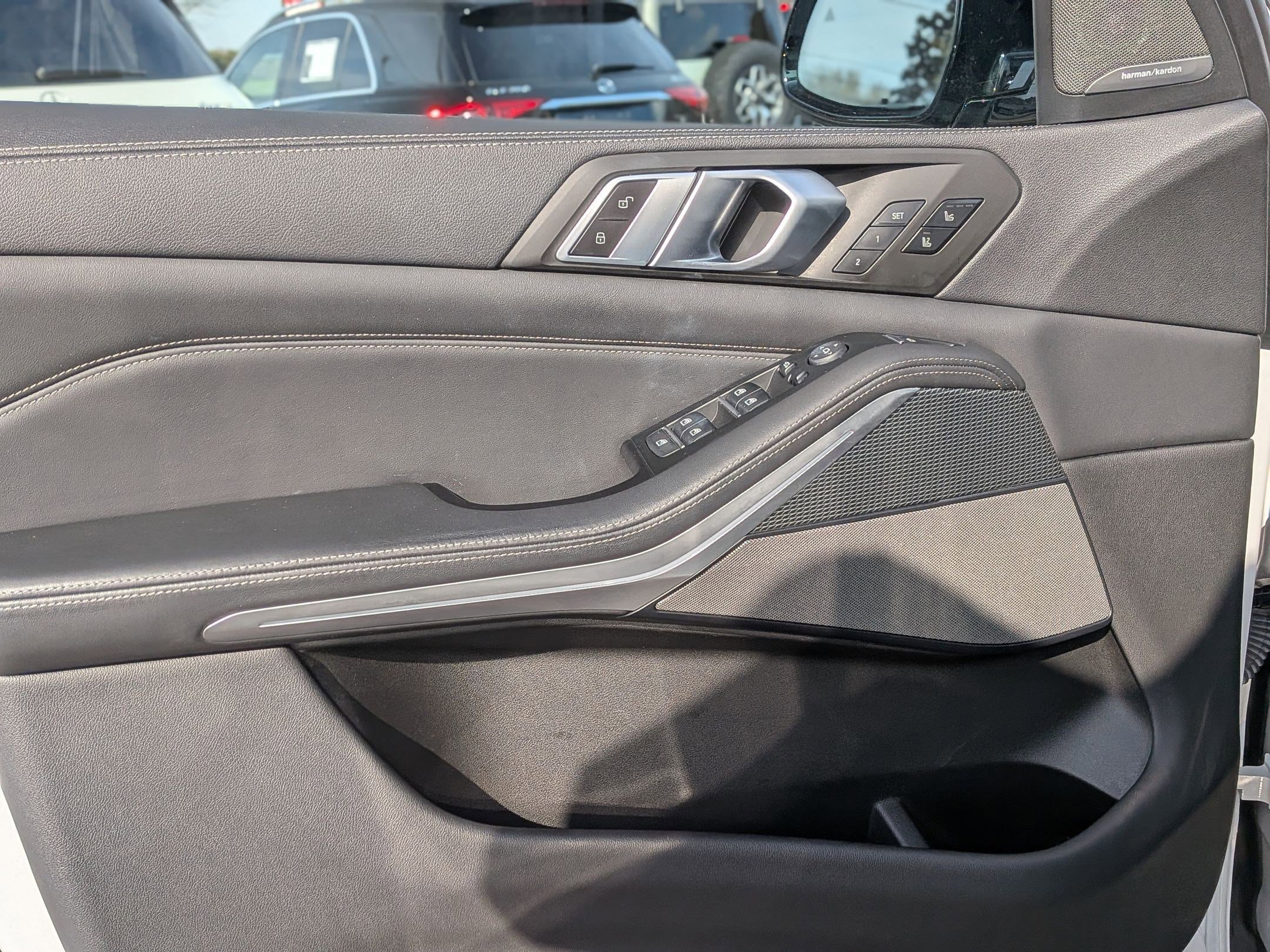 Used 2021 BMW X5 xDrive40i w/ M Sport Package image 12