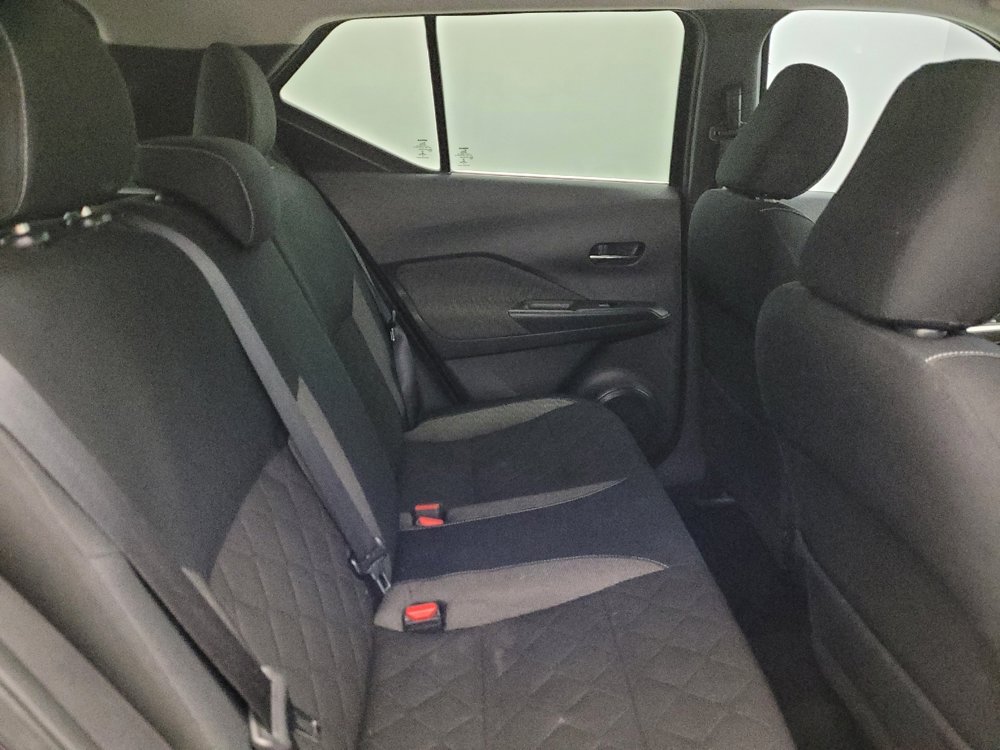 Used 2018 Nissan Kicks SV FWD image 19