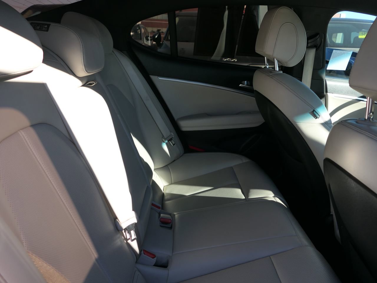 Used 2022 Genesis G70 2.0T image 26