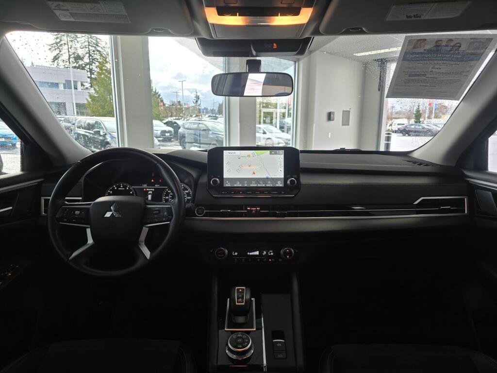 Used 2024 Mitsubishi Outlander SE image 26