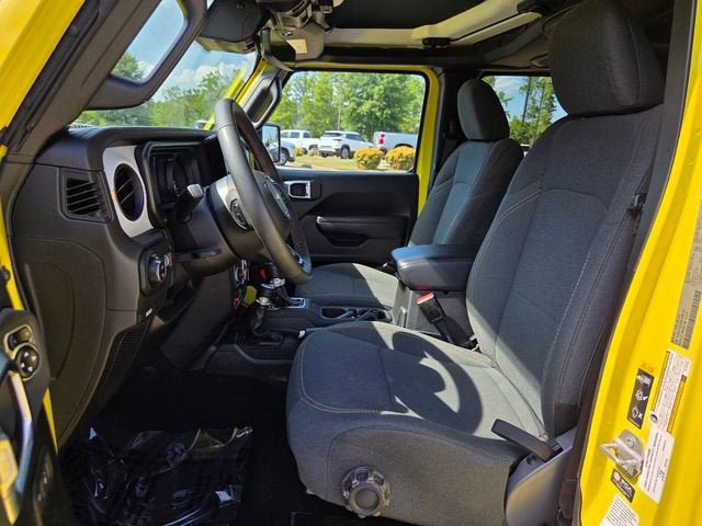 Used 2024 Jeep Gladiator Overland AWD/4WD image 9