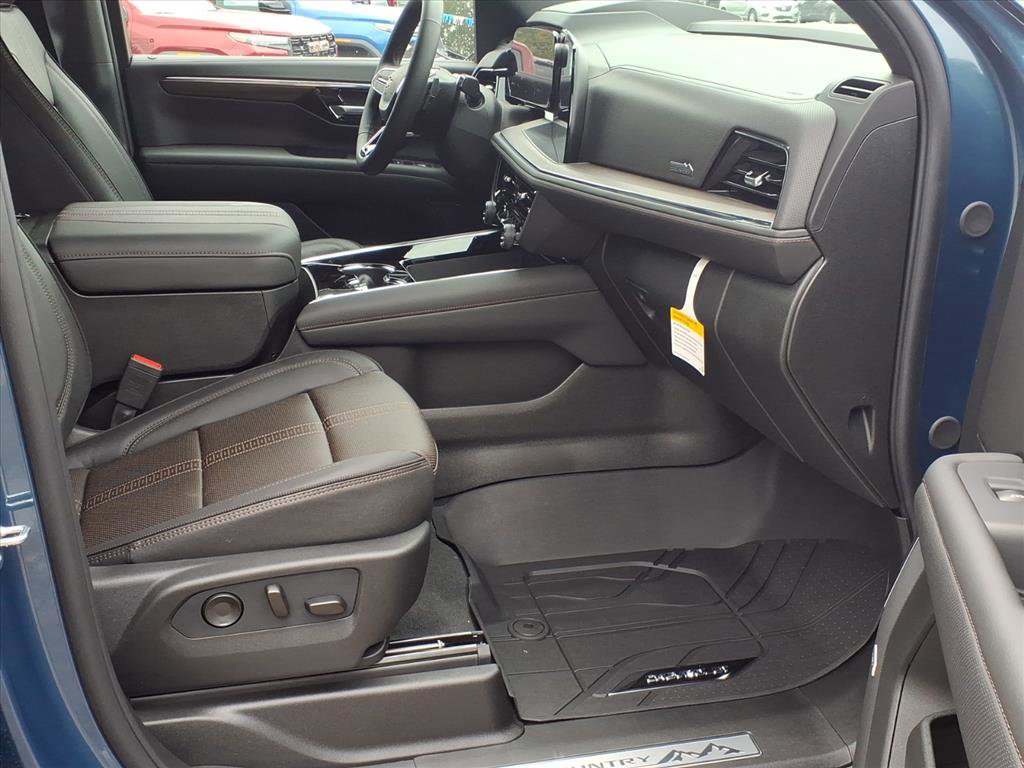 New 2026 Chevrolet Suburban High Country image 16