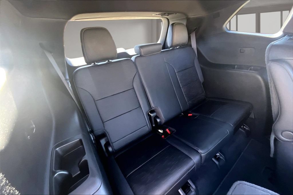 Used 2025 Buick Enclave Sport Touring FWD image 24