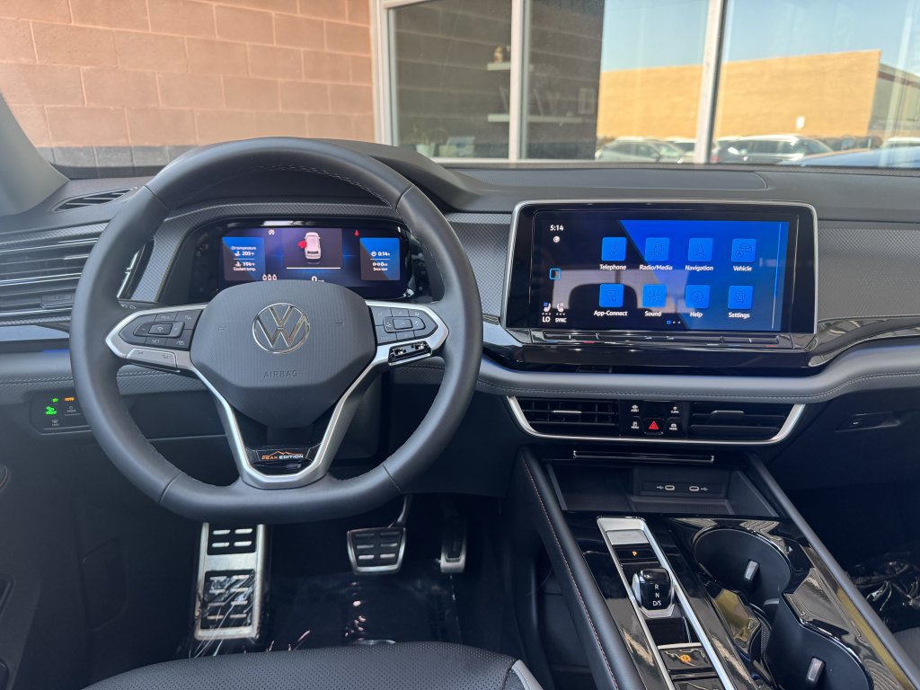 Used 2024 Volkswagen Atlas Peak Edition SE AWD/4WD image 13