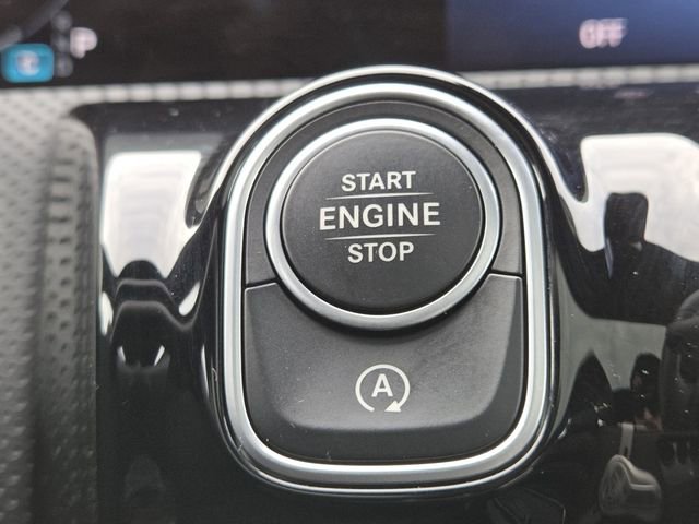 Used 2025 Mercedes-Benz CLA 250 4MATIC image 13