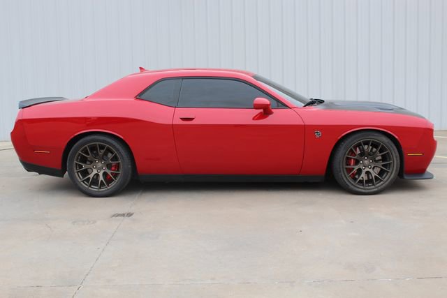 Used 2016 Dodge Challenger SRT Hellcat image 3