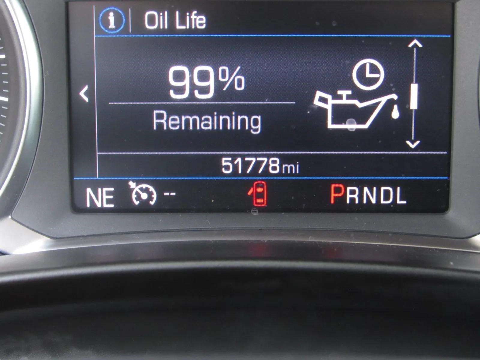 Used 2025 Chevrolet Traverse LT FWD image 28
