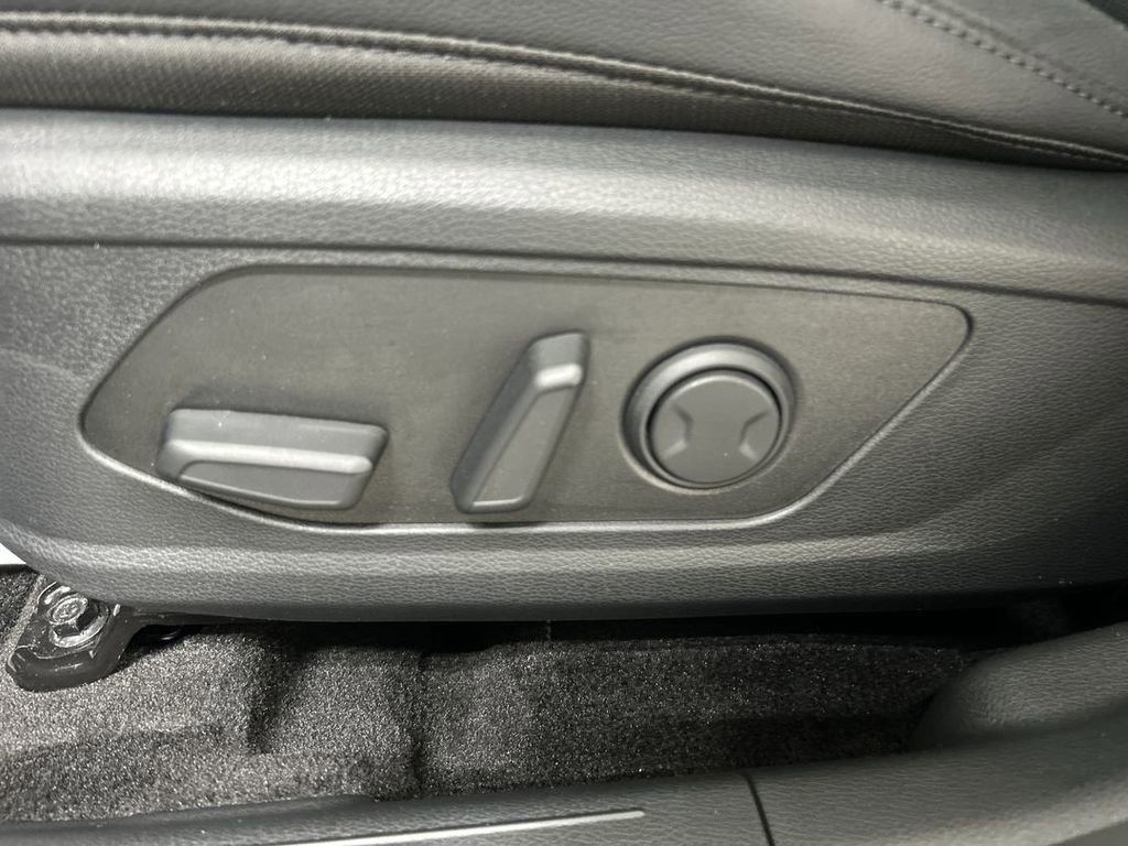 Certified 2025 Kia Sportage EX image 10