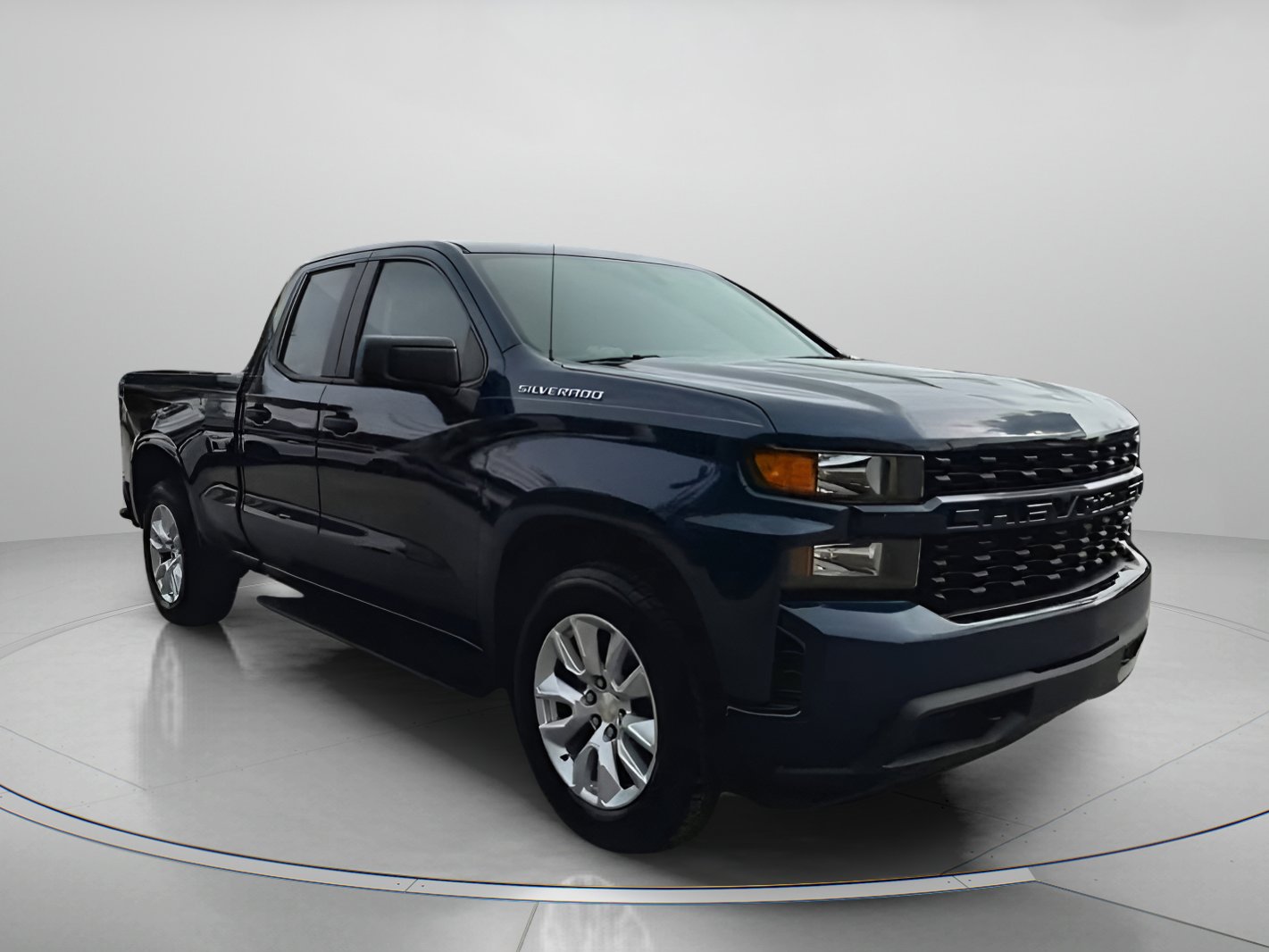 Used 2019 Chevrolet Silverado 1500 Custom w/ Custom Convenience Package image 3