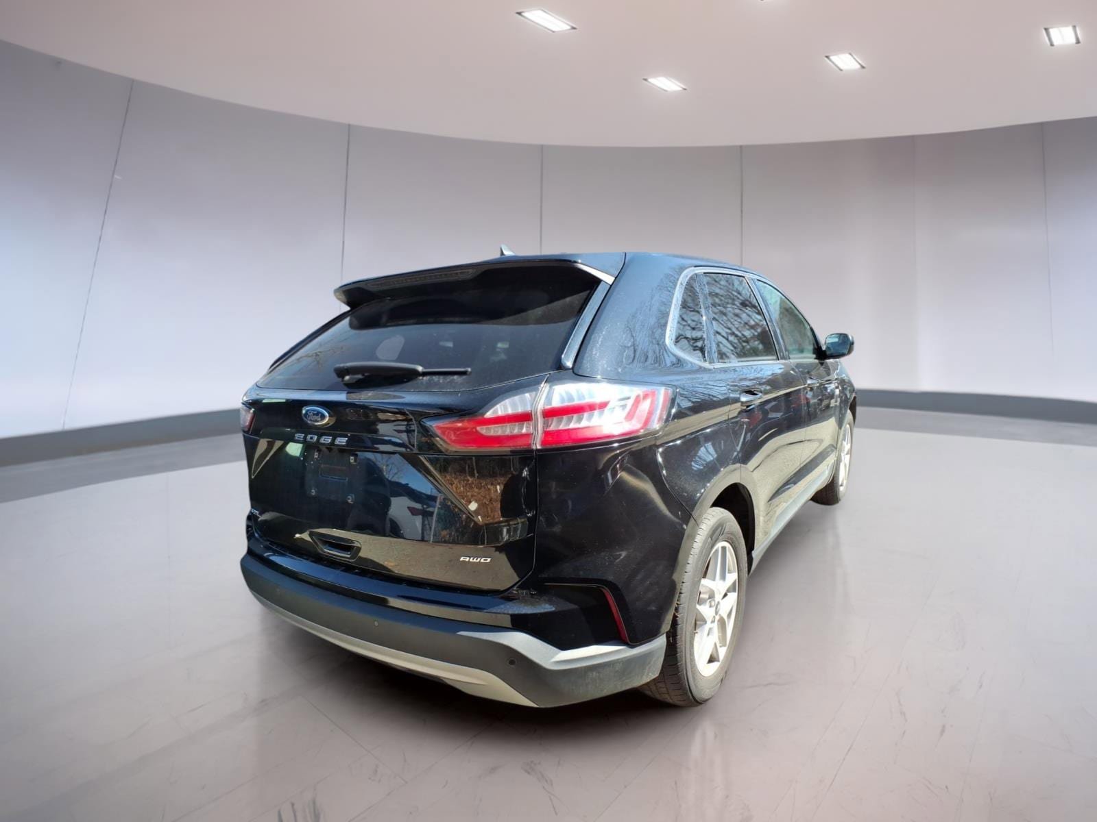 Used 2023 Ford Edge SEL AWD/4WD image 4
