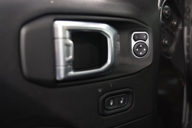 Used 2022 Jeep Wrangler Unlimited Rubicon w/ Steel Bumper Group AWD/4WD image 18