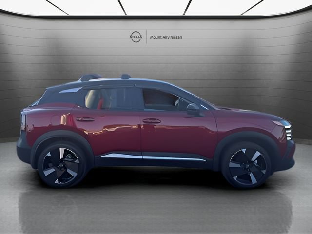 Used 2025 Nissan Kicks SR w/ SR Premium Package AWD/4WD image 3
