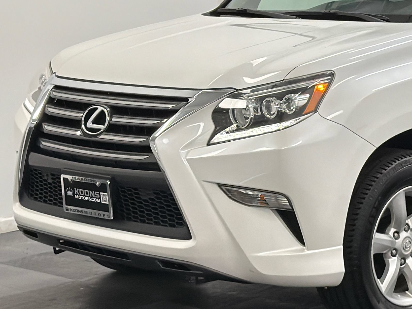Used 2019 Lexus GX 460 AWD/4WD image 2