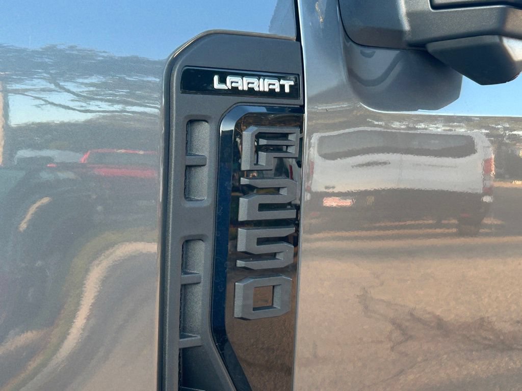 New 2026 Ford F250 Lariat w/ Black Appearance Package AWD/4WD image 19