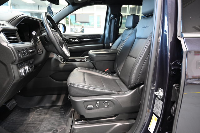 Used 2023 GMC Yukon Denali w/ LPO, Floor Liner Package AWD/4WD image 11