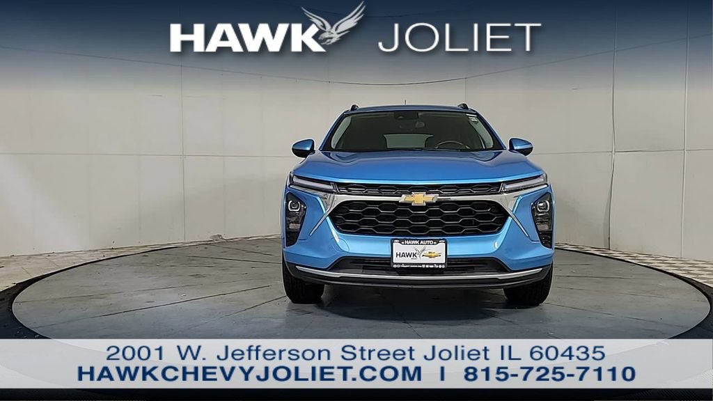 Used 2025 Chevrolet Trax LT w/ Driver Confidence Package FWD image 3