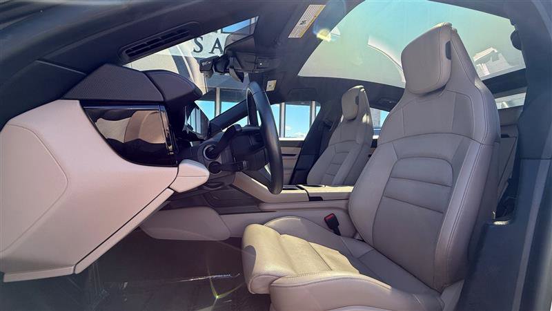 Used 2023 Porsche Taycan image 16