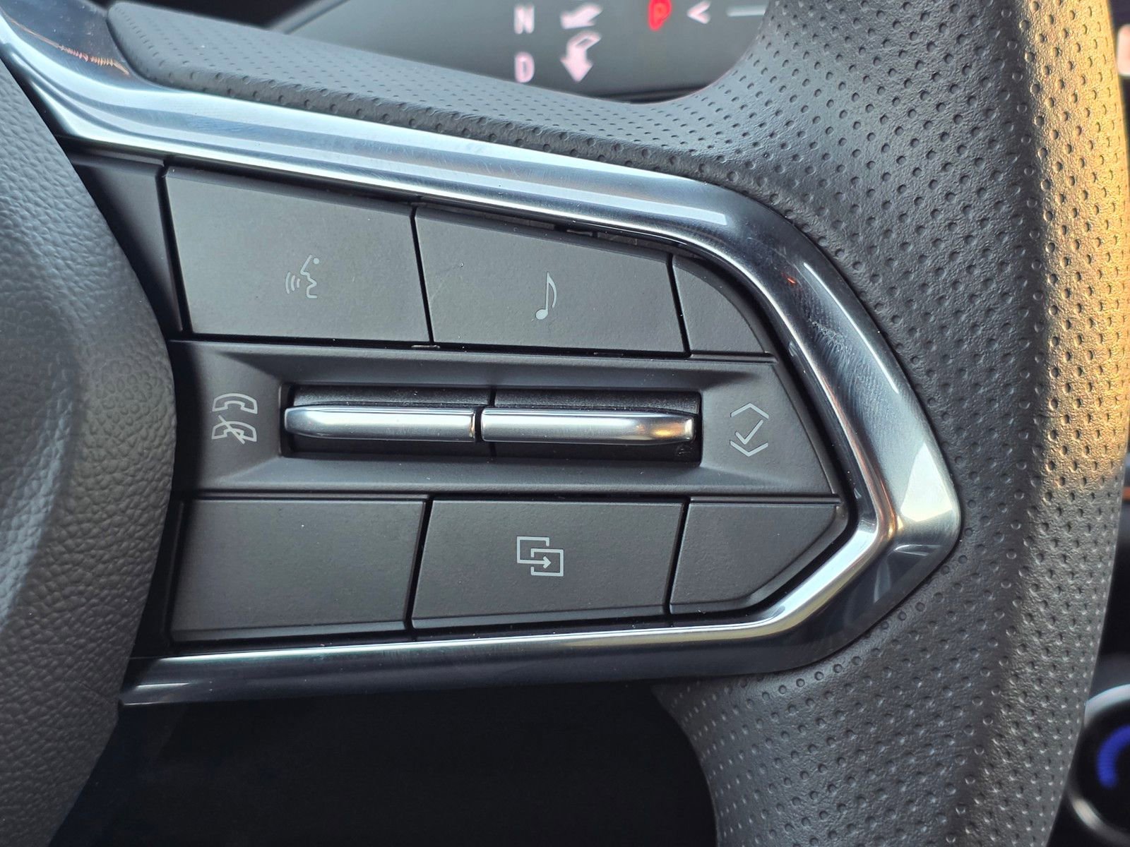 New 2026 Chevrolet Equinox EV LT w/ LPO, Blackout Package image 29