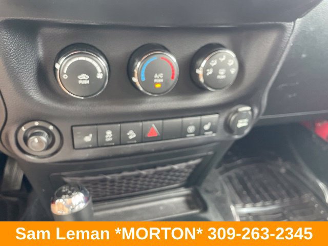 Used 2017 Jeep Wrangler Unlimited Sahara w/ Connectivity Group AWD/4WD image 9