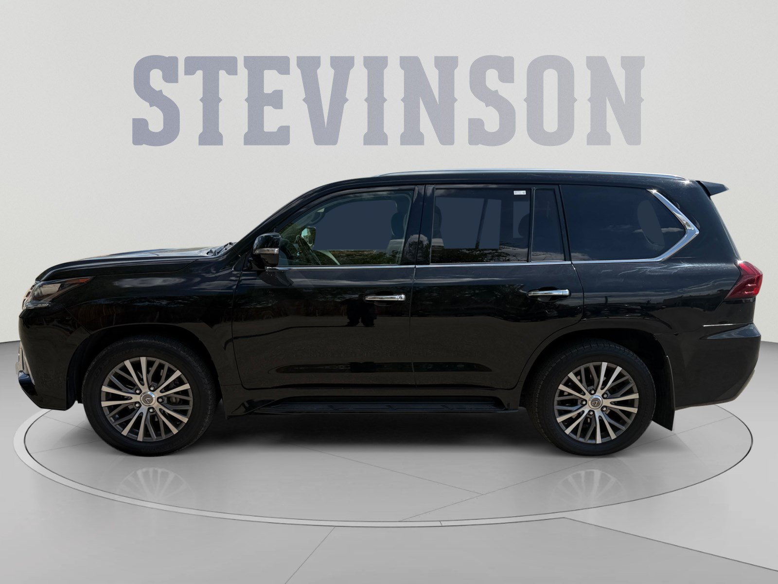 Used 2020 Lexus LX 570 4WD w/ Luxury Package image 2