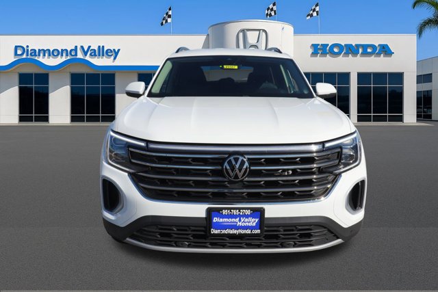 Used 2024 Volkswagen Atlas SE image 2