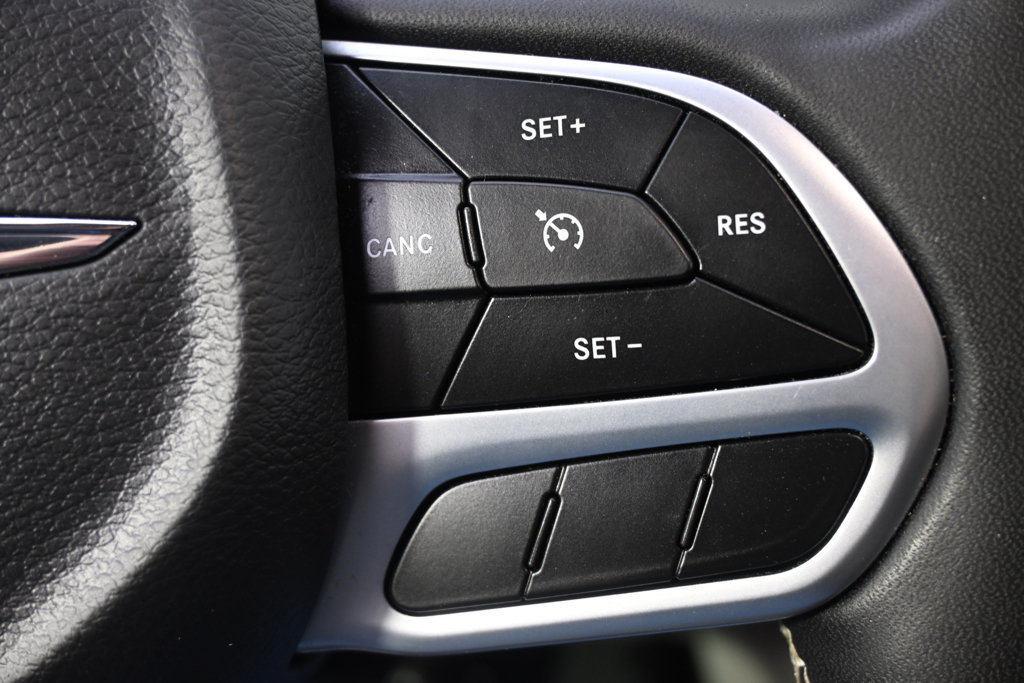 Used 2023 Chrysler Voyager LX FWD image 35