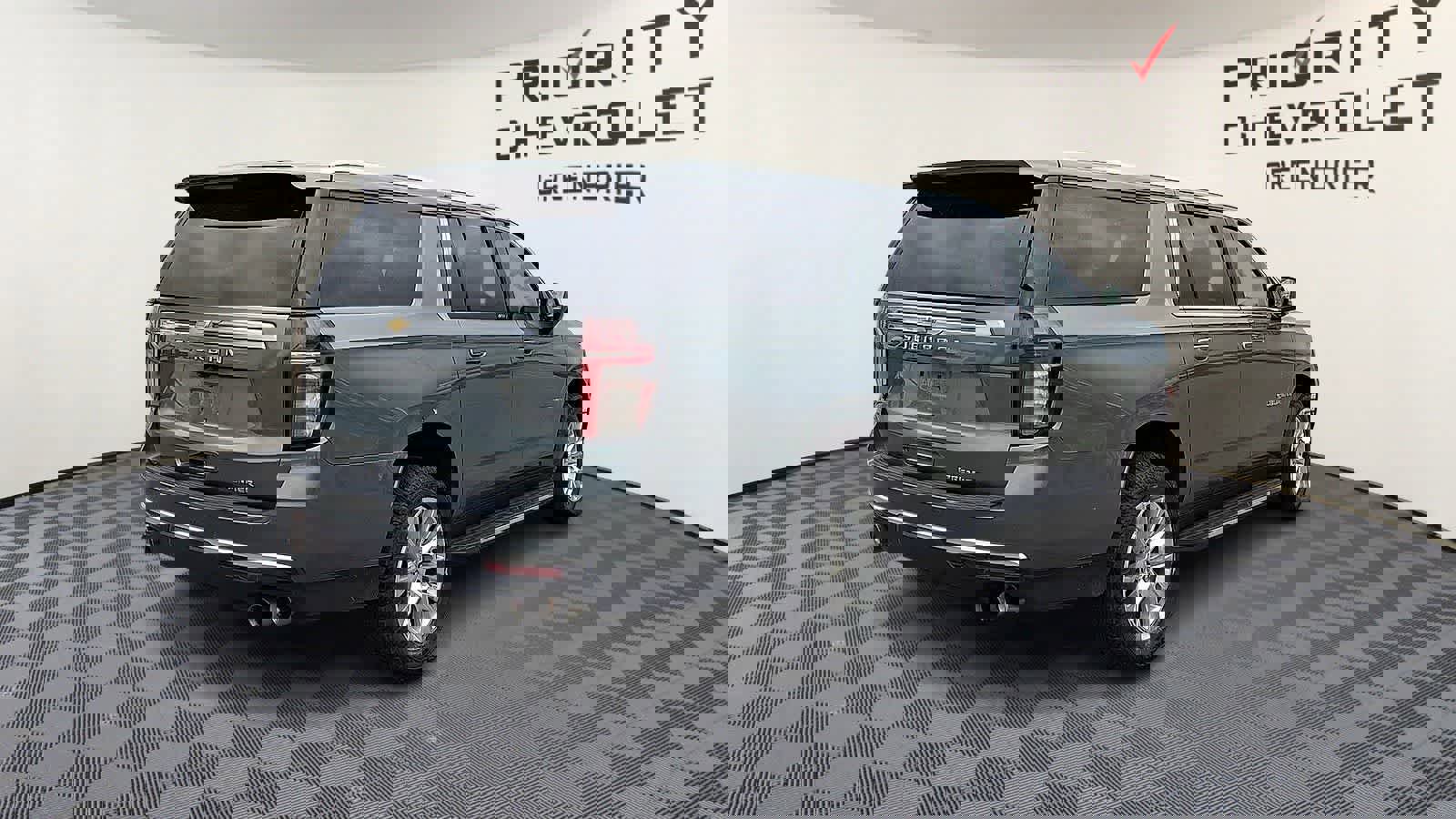 Used 2023 Chevrolet Suburban Premier AWD/4WD image 8