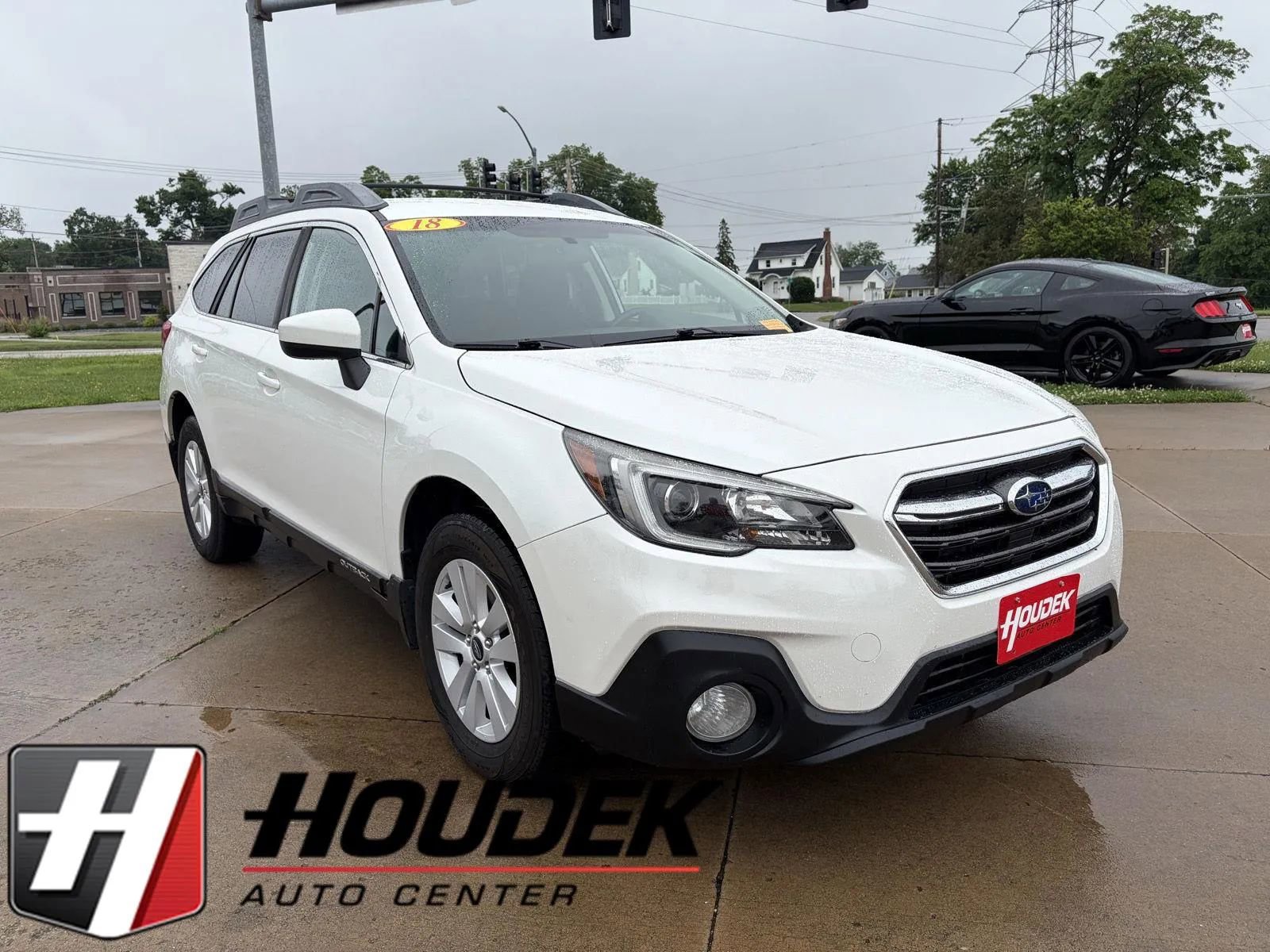Used 2018 Subaru Outback 2.5i Premium AWD/4WD image 1
