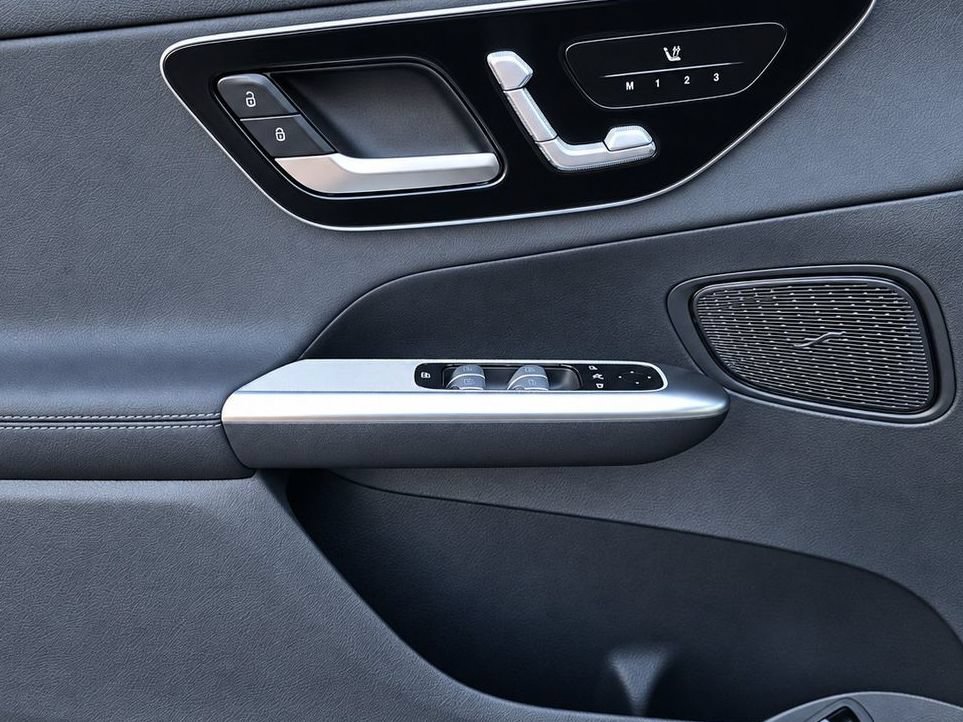 New 2027 Mercedes-Benz GLC 300 4MATIC image 13