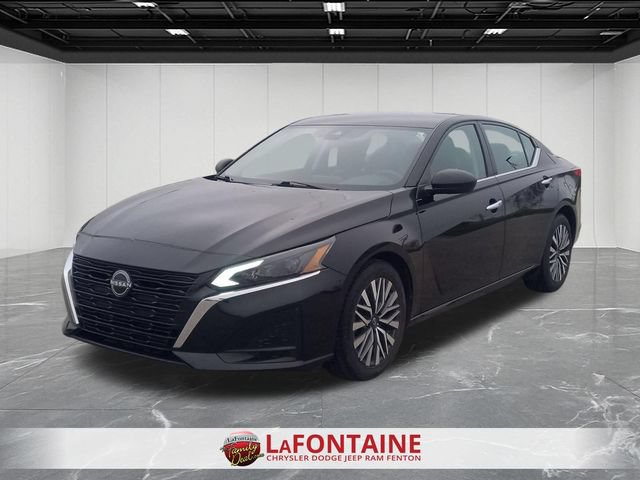Used 2024 Nissan Altima 2.5 SV