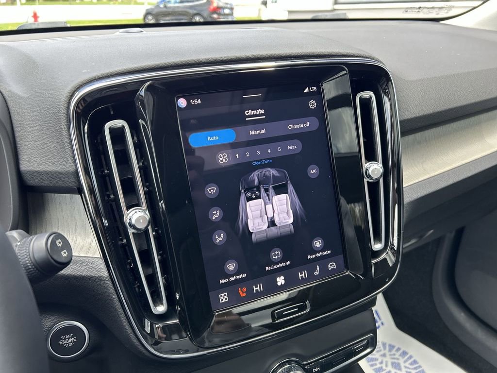 Certified 2023 Volvo XC40 B5 Plus w/ Driver Assist Package image 21