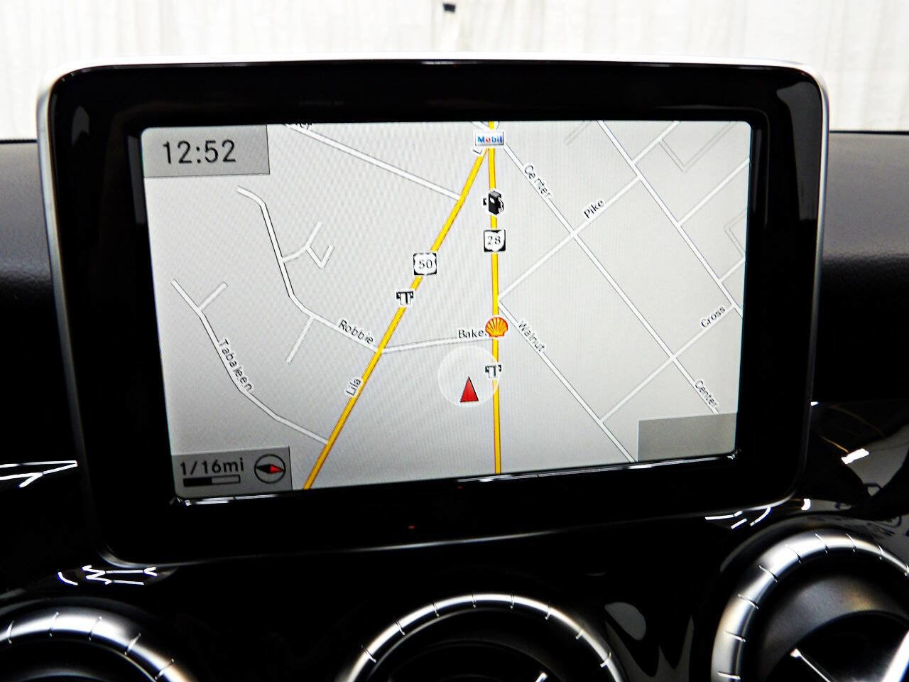 Used 2014 Mercedes-Benz CLA 250 image 16