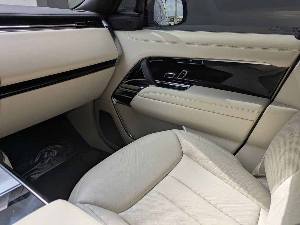 Used 2026 Land Rover Range Rover Long Wheelbase Autobiography AWD/4WD image 19