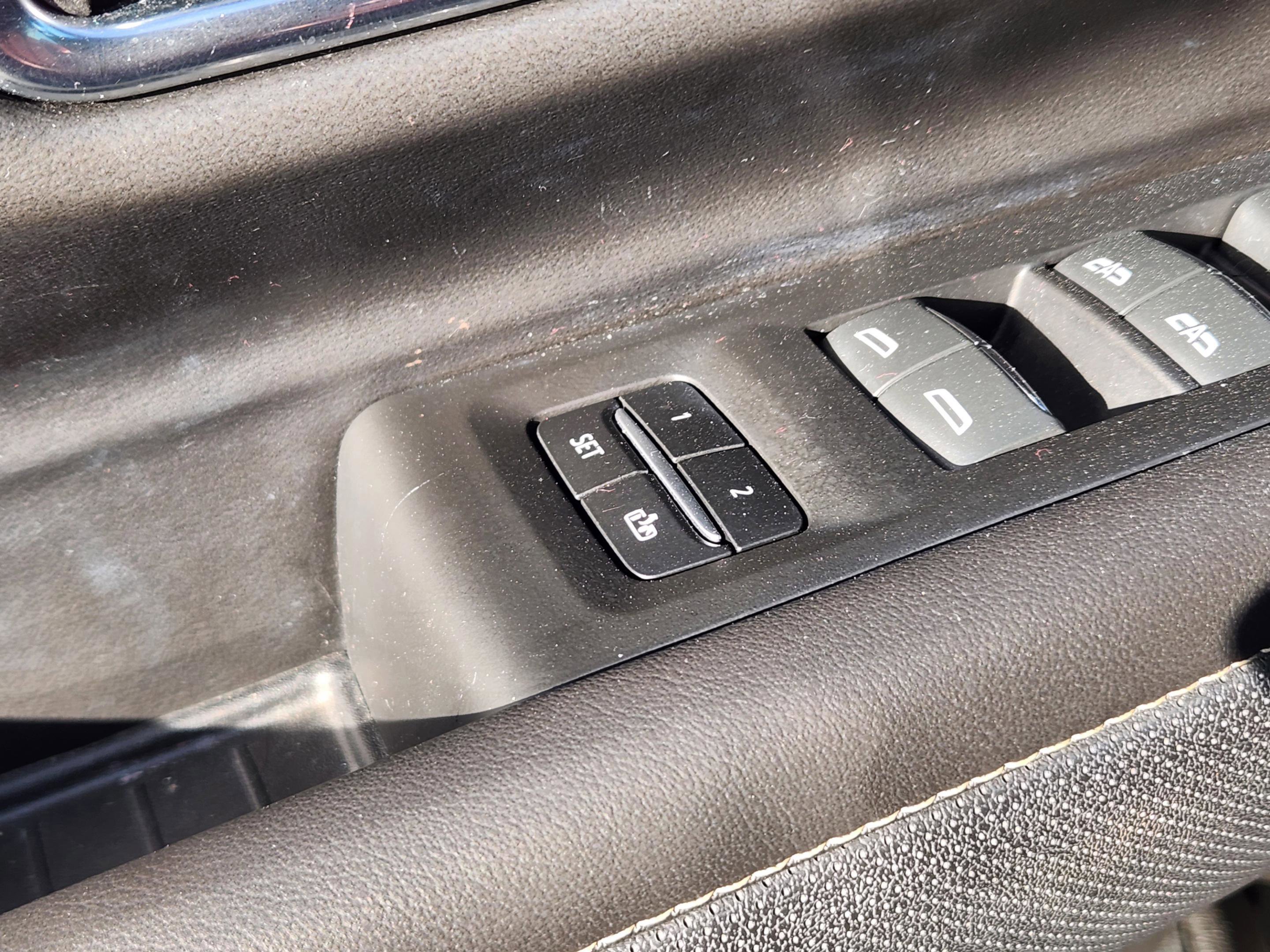 Used 2023 Chevrolet Tahoe Premier AWD/4WD image 26