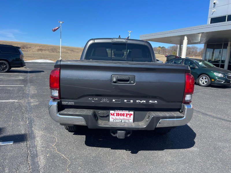 Used 2019 Toyota Tacoma SR5 AWD/4WD image 4