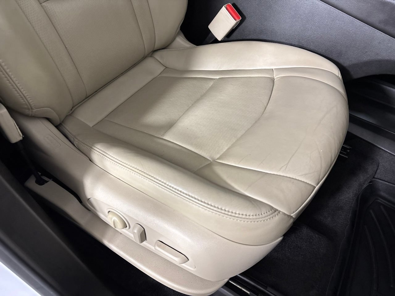 Used 2019 Buick Enclave Premium w/ Experience Buick Package AWD/4WD image 30