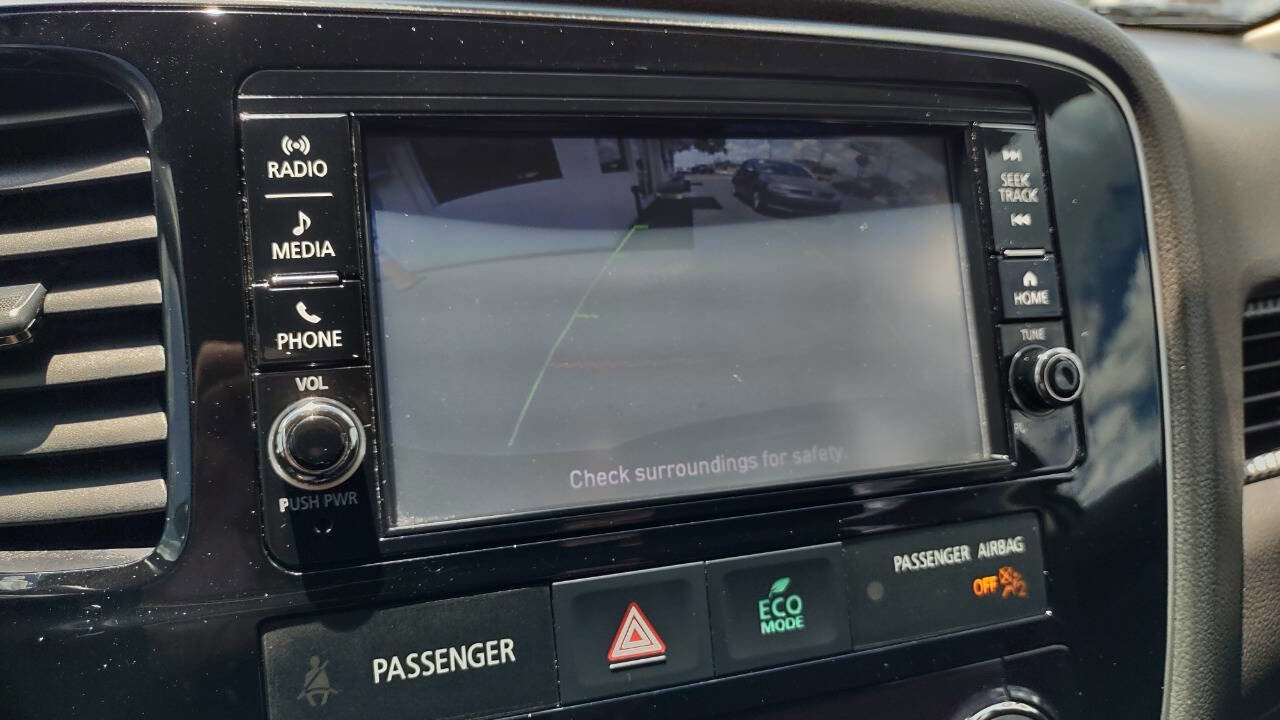 Used 2018 Mitsubishi Outlander ES image 19