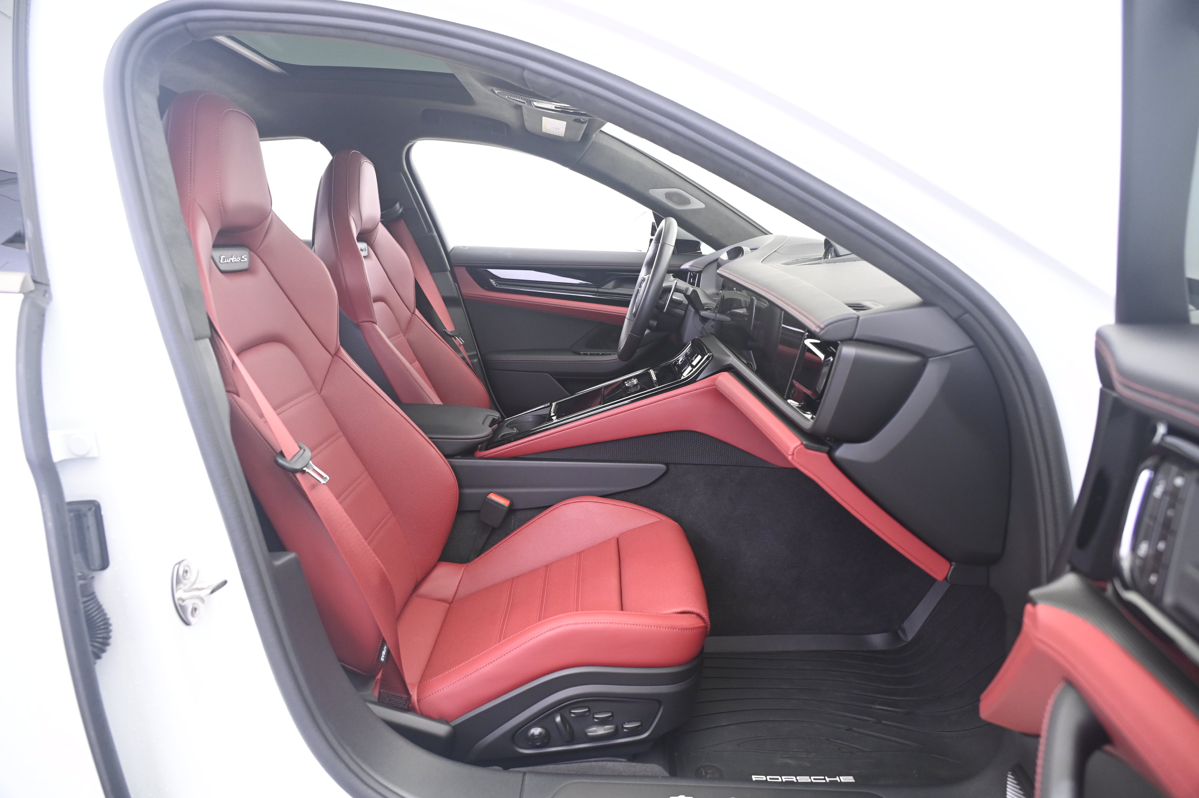Certified 2026 Porsche Panamera Turbo S AWD/4WD image 23