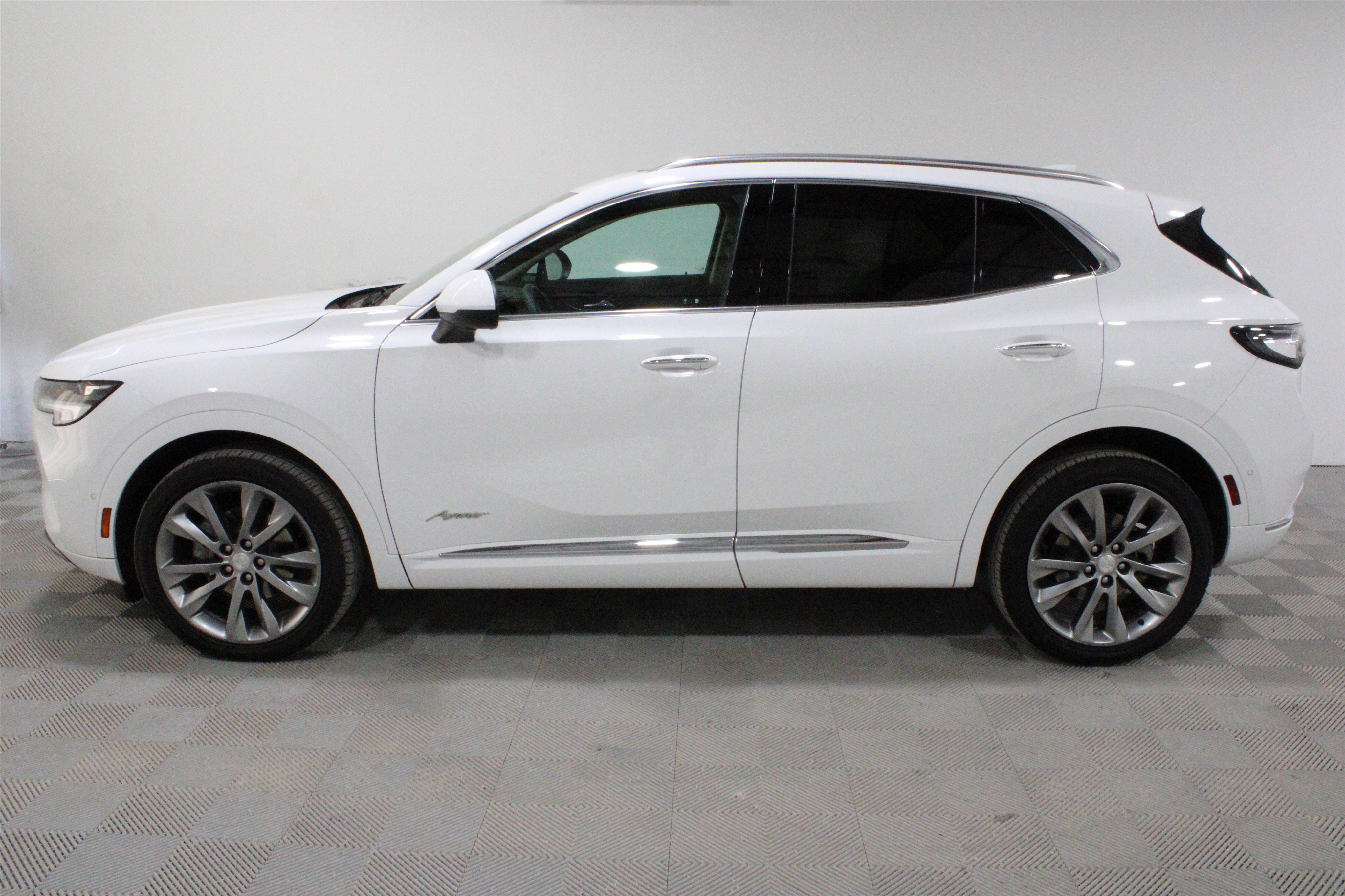 Used 2021 Buick Envision Avenir w/ Technology Package II image 31