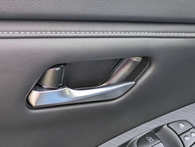 Used 2025 Nissan Sentra SV FWD image 12