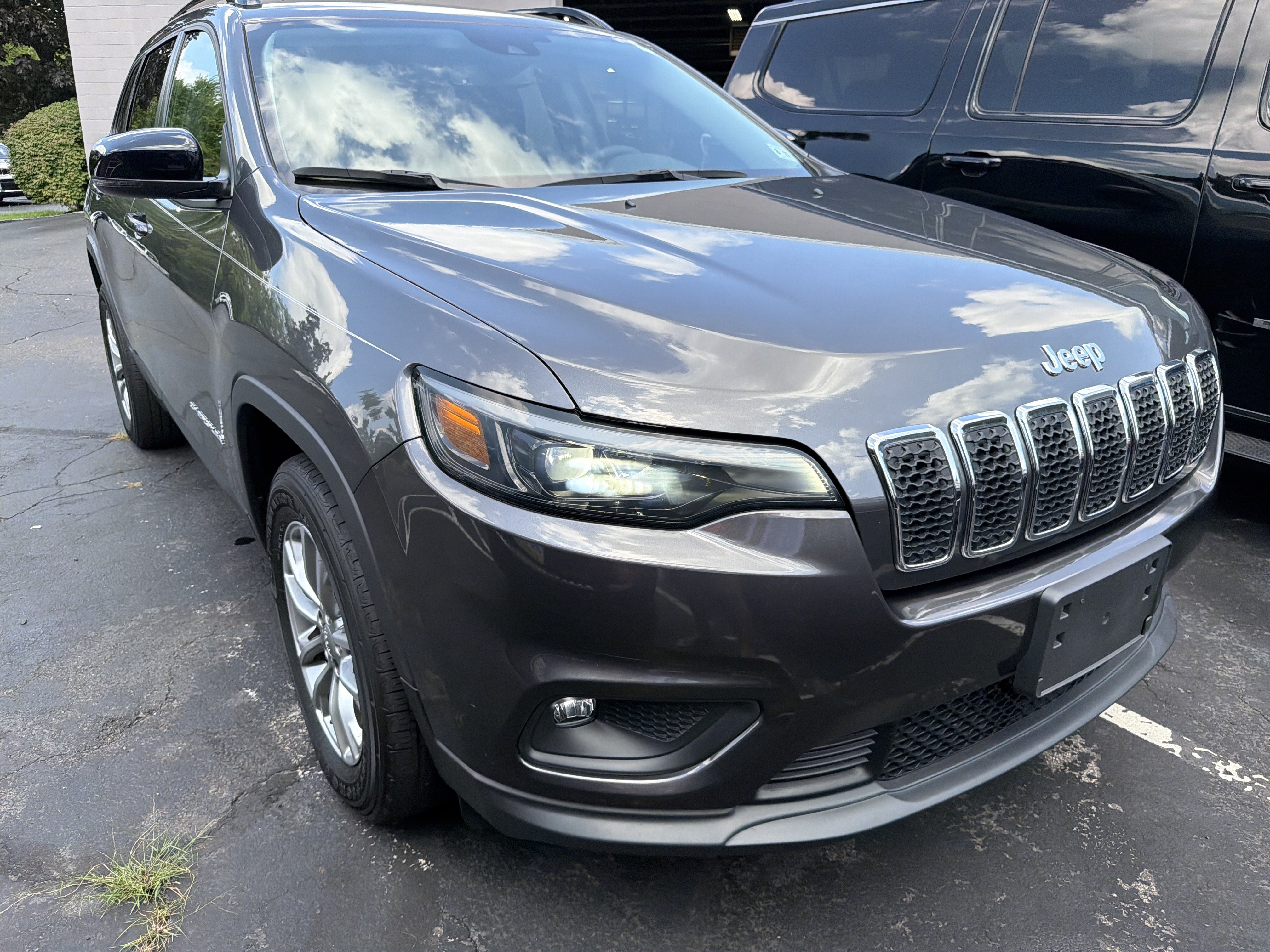 Certified 2022 Jeep Cherokee Latitude Lux AWD/4WD image 1