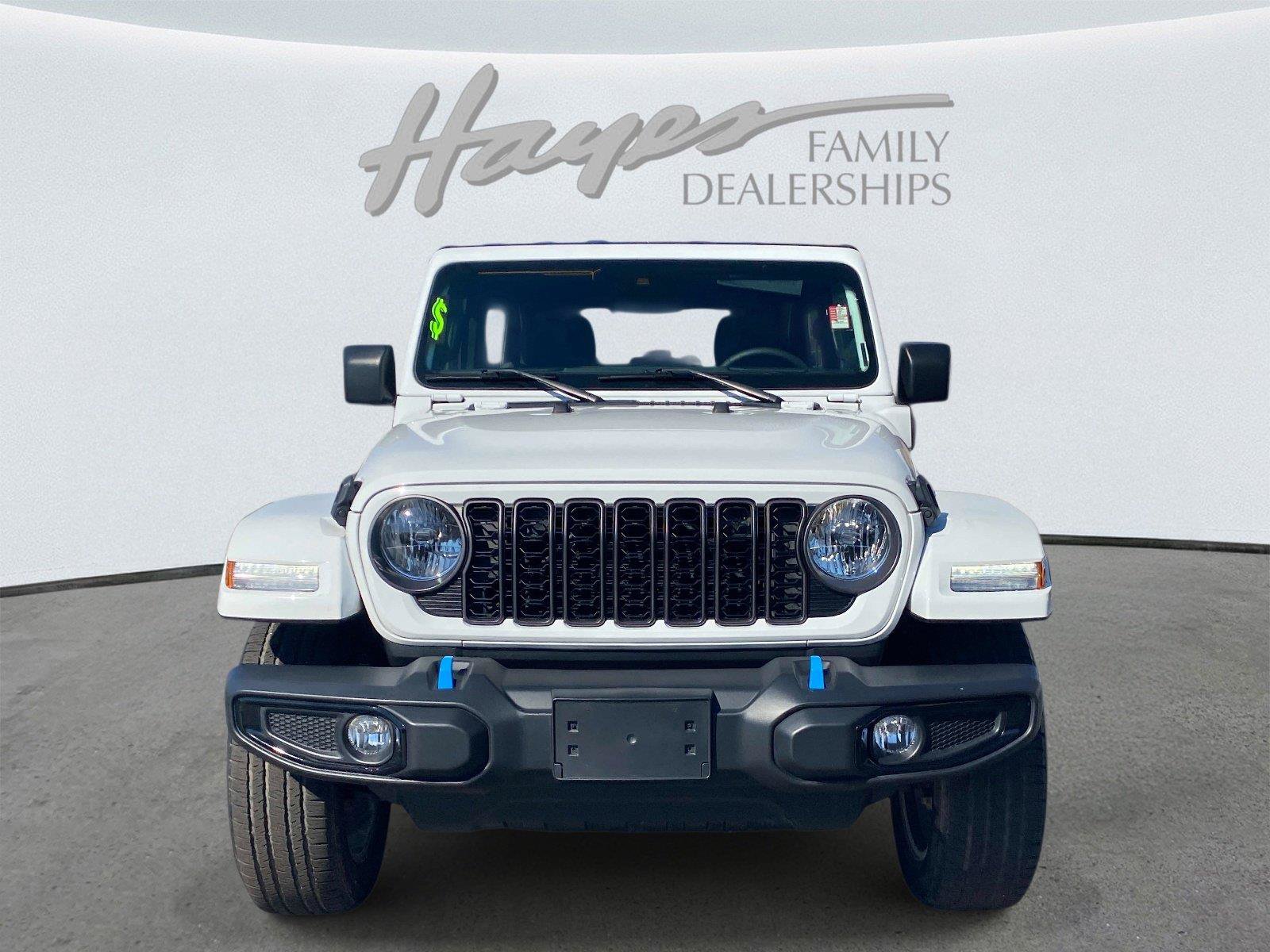 Used 2024 Jeep Wrangler Unlimited w/ Convenience Group AWD/4WD image 10