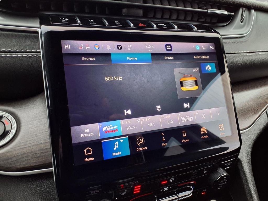 Used 2023 Jeep Grand Cherokee L Limited w/ Black Appearance Package image 5