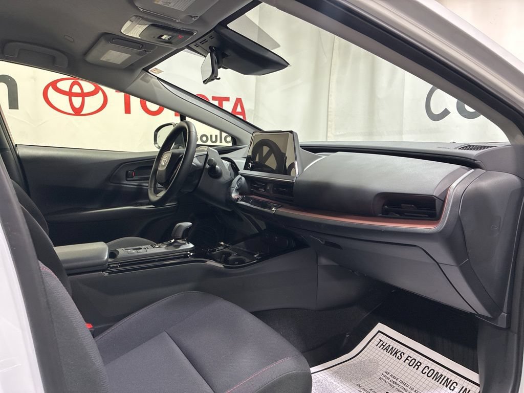 Used 2025 Toyota Prius Plug-In Hybrid FWD image 11