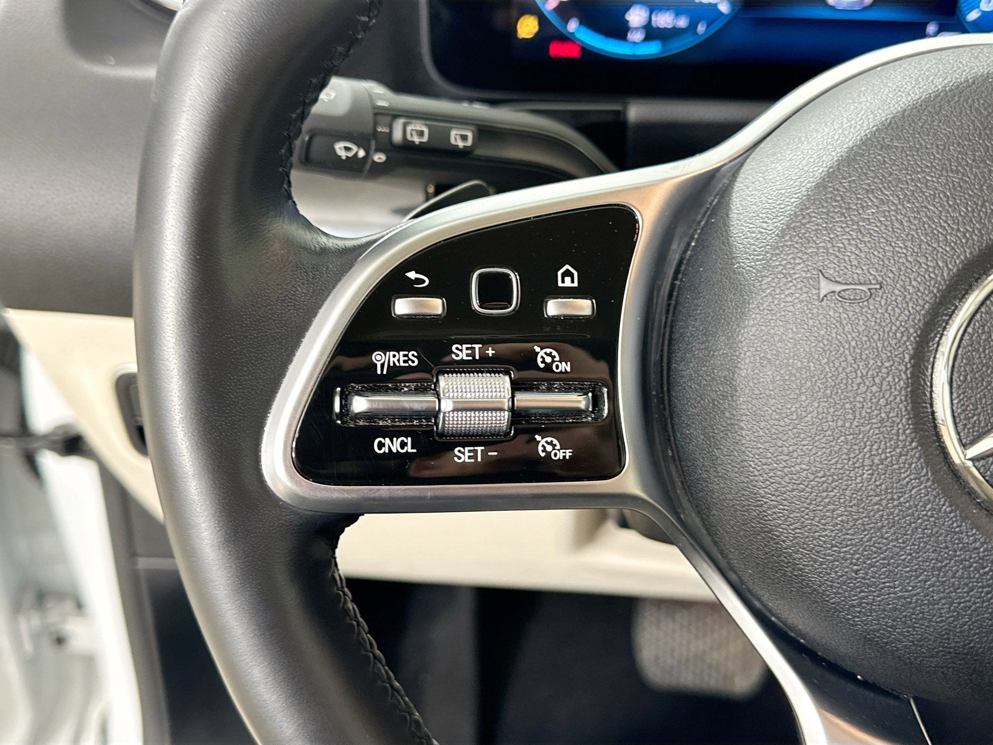 Certified 2022 Mercedes-Benz GLA 250 4MATIC image 12