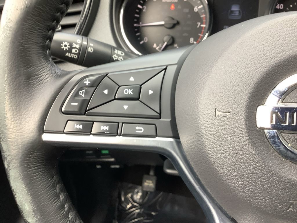 Used 2017 Nissan Rogue SL image 21