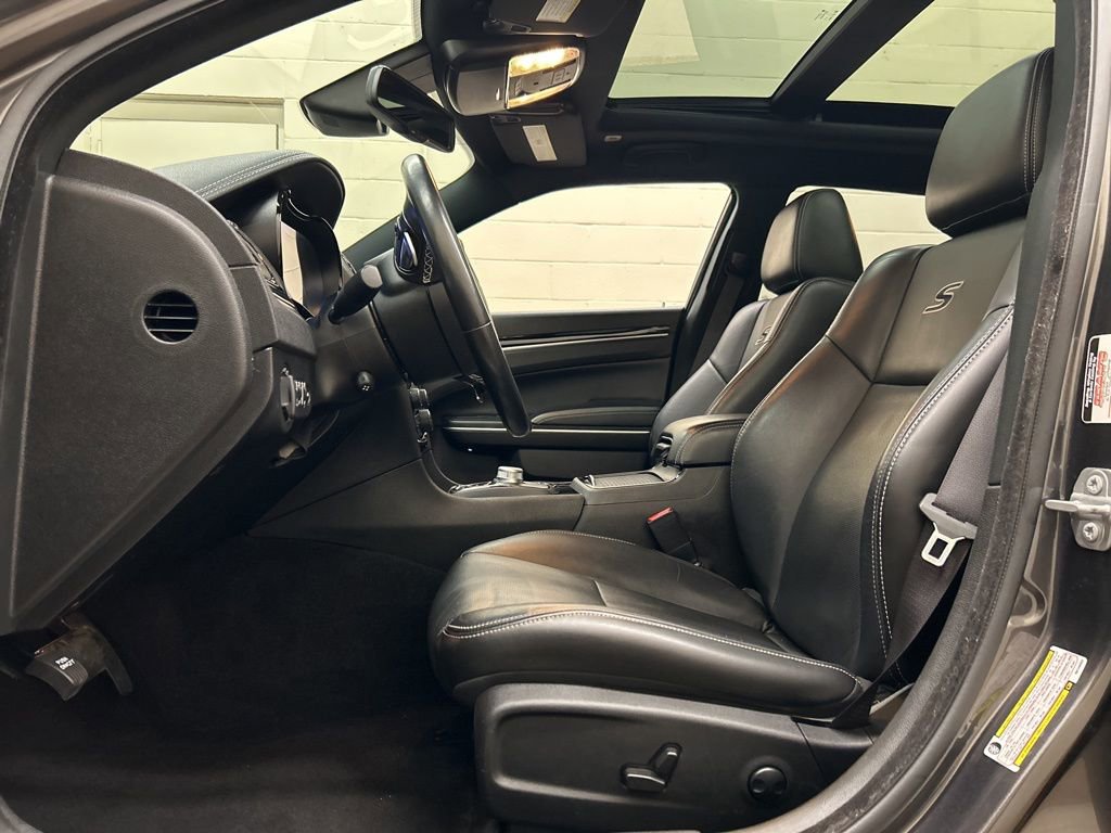 Used 2022 Chrysler 300 S w/ Comfort Group image 7